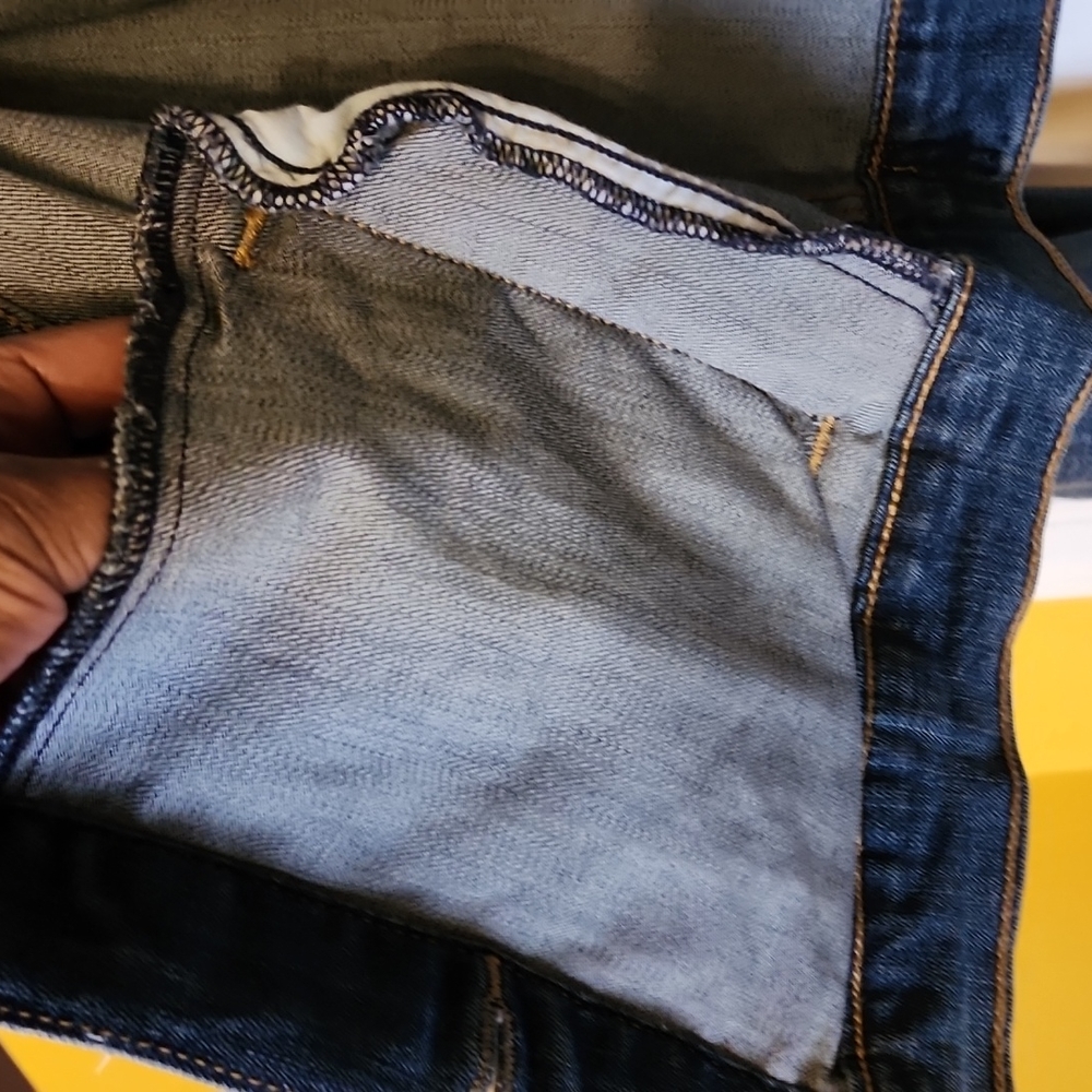 Levi's Trucker Style Denim Jacket - Picture 9 of 13